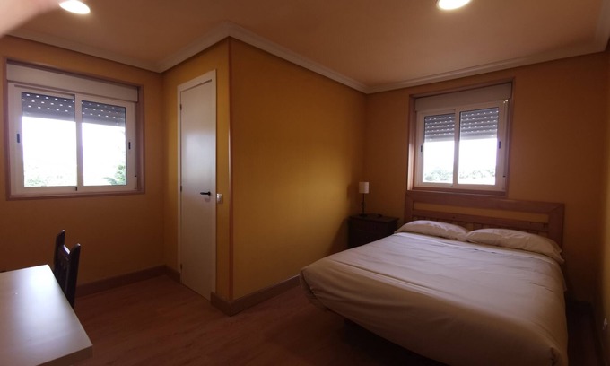 La Serna del Monte Apartamento | Hostal Buitrago - Habitación doble 7 con baño privado