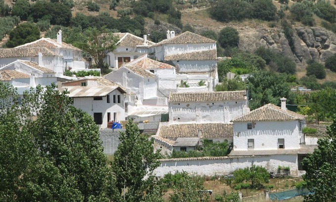 Alcalá la Real Casa | Es un alojamiento rural, rodeado de naturaleza: olivos, almendros y tranquilidad
