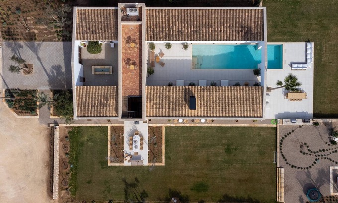 Maria de la Salut Chalet De Esquí | Espectacular villa de diseño a 10 min de Playa de Muro