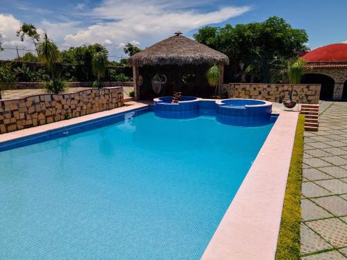 Amacuzac Casa | Escápate a una quinta con alberca, asador y diversión en familia