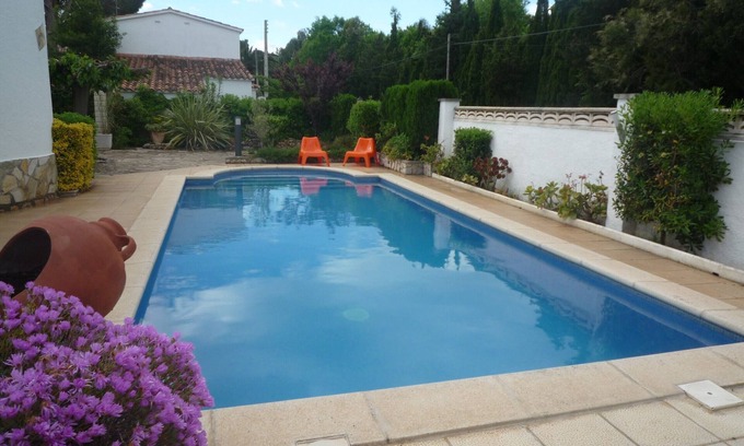 L'Escala Casa | ESCALA, a 5 minutos a pie de playa, VILLA STANDING160 habitab m2/ WIFI / PISCINA