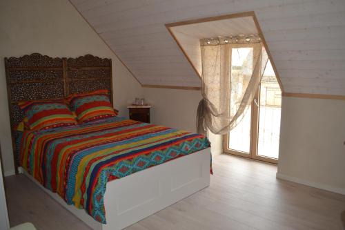 Saint-Epain Casa | Escale à Villeperdue chambre JÜRMALA