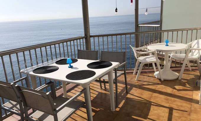 Cap de Salou Apartamento | Escapade to unique place with direct sea access