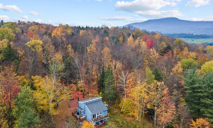 Morrisville Casa | Escape 2 Stowe: 5 minutes from village of Stowe
