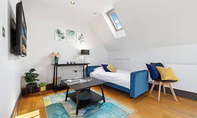 Richmond-upon-Thames Casa | Escape by The River & Bushy Park