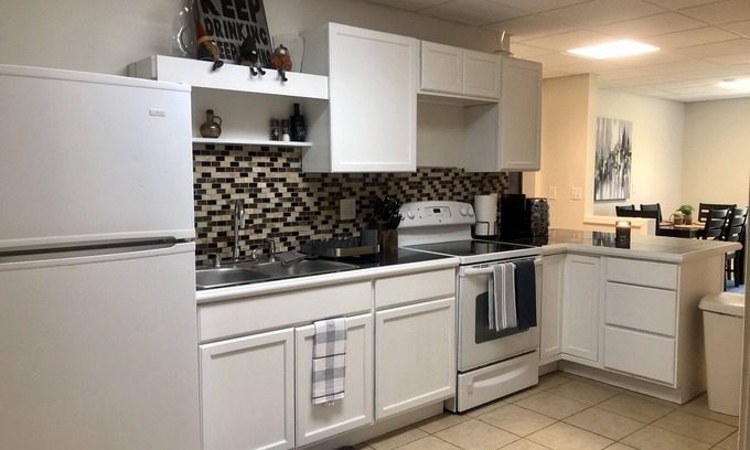 Dawsonville Apartamento | Escape in this charming lower-level guest-suite offering comfort & adventure.