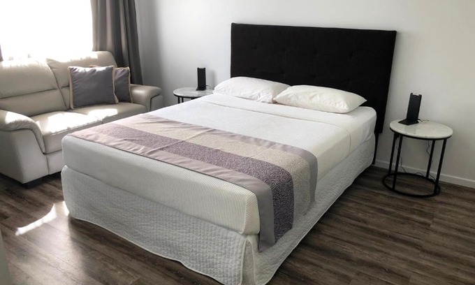 Cairns Central Business District Hotel | Escape On Lake