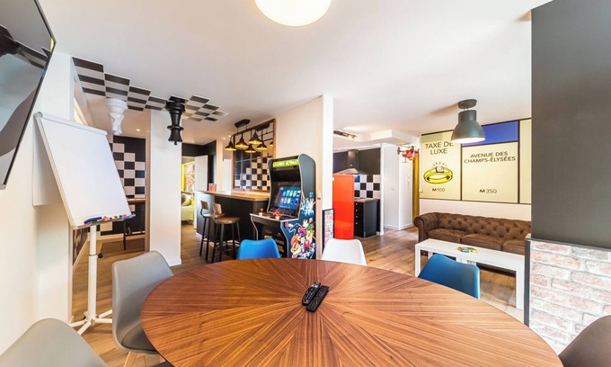 Saint-Genis-Laval Apartamento | Escape & Play - 8 People - Oullins near Lyon!
