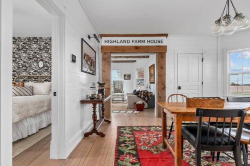 Van Dyne Casa | Escape the city life at The Highland Farmhouse