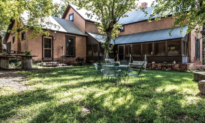 Glencoe Casa | Pintoresco Sheriff Brady Home Originalmente construido en 1868. Perfecto para familias.