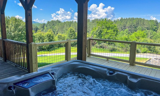 Piney Creek Cabina | Escape the Heat - Cool Off in the High Country @ Logged Out