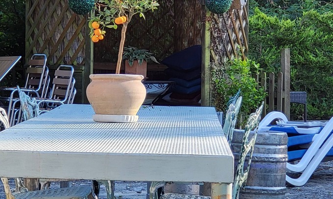 Dorchester Casa | a very English village - escape the ordinary - old riverside Inn