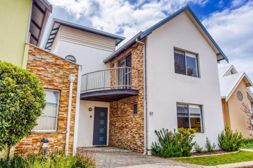 Broadwater Casa | Escape to 57 at Cape View Resort