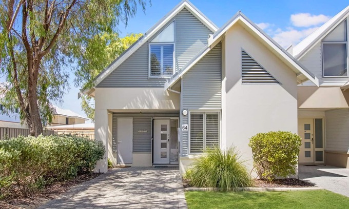 Broadwater Villa | Escape to 64 at Cape View Resort - holiday accommodation for couples and families