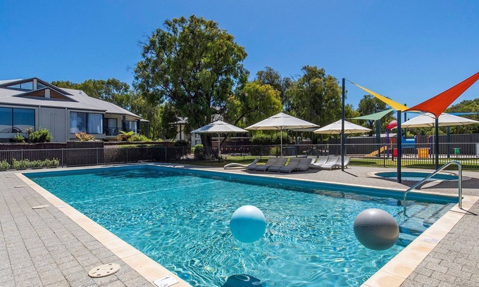 Broadwater Villa | Escape to 67 at Cape View- resort accommodation for couples and families