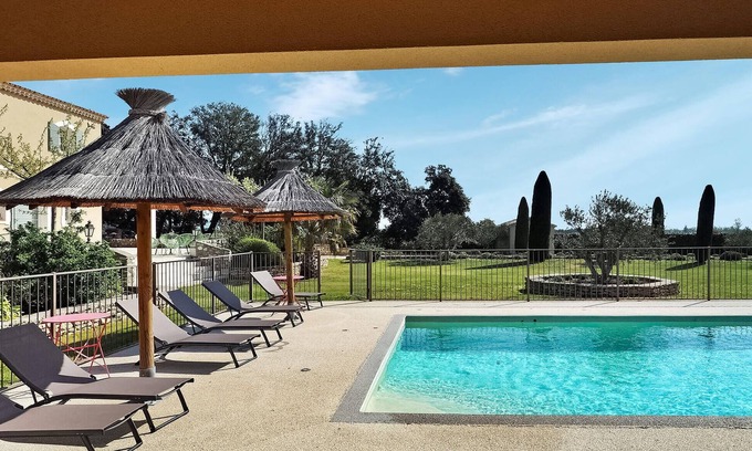 Aureille Casa | Escape to a peaceful vacation villa in the Alpilles in the middle of a large, landscaped garden.