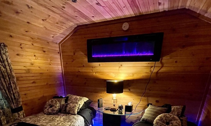 Brooklyn Cabina | Escape to a quiet cabin in the woods