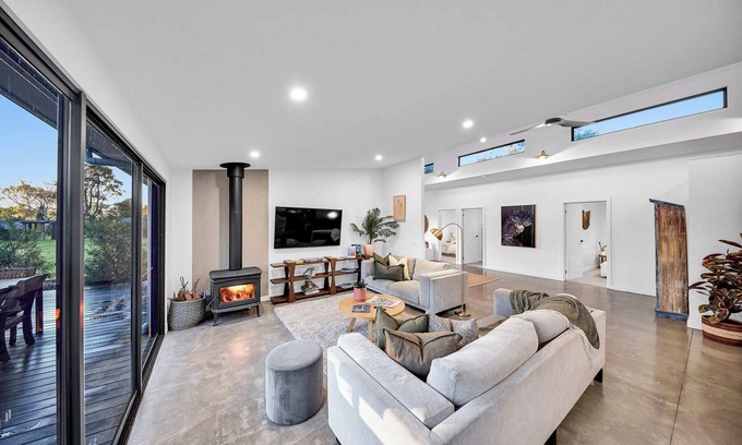 Bells Beach Casa | Escape to a unique house located in the world-renowned surf spot of Bells Beach!