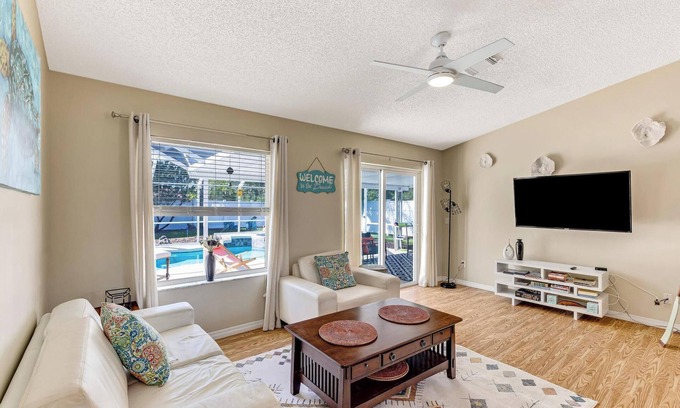 Indian Trails Casa | Escape to amazing pool home in Palm Coast FL, heated pool and spa