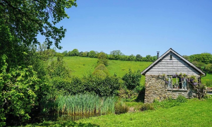 Totnes Casa | Escape to an Idyllic Countryside Couple's Retreat