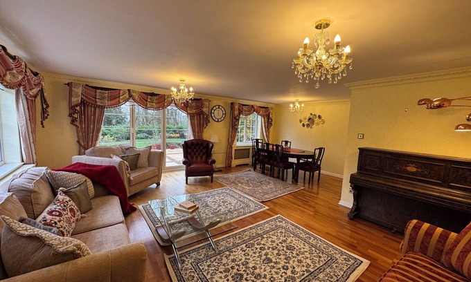 Pinner Casa | Escape to Hidden London Paradise