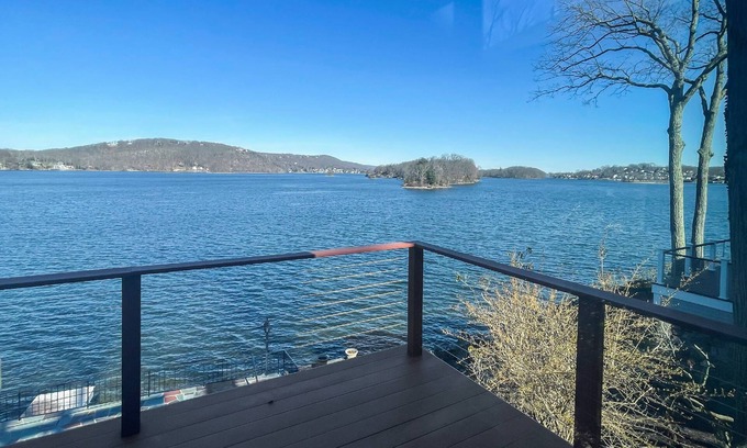 Danbury Casa | Escape to Intimate Couples Lakeside Retreat, Southwest Aesthetics, Outdoor Space Galore