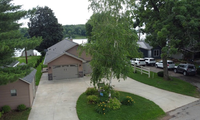 Markesan Casa | Escape to Little Green Lake, Wisconsin