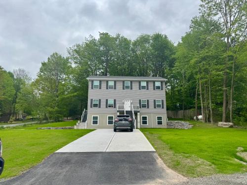 Gouldsboro Casa | Escape to Luxury in the Poconos Your Year-Round Family Retreat