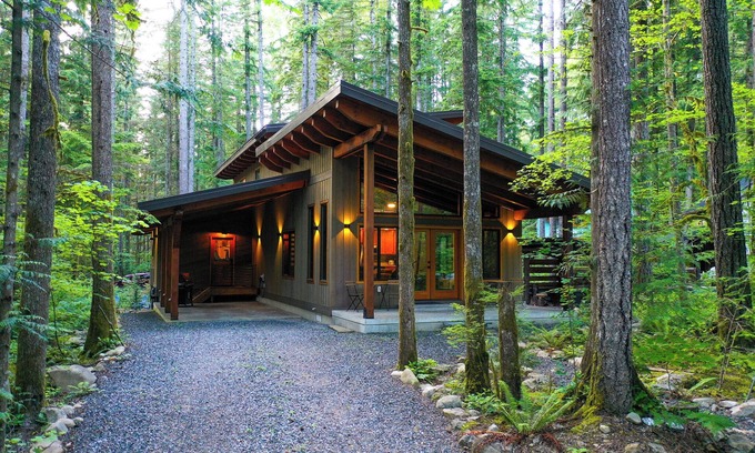 Warnick Casa | Escape to Luxury in the Woods: Hot Tub, EV Charger, & Fireplace!