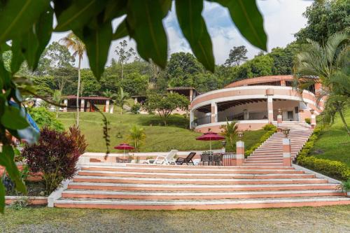 Copacabana Casa | Escape to Nature in Copacabanas Hidden Gem