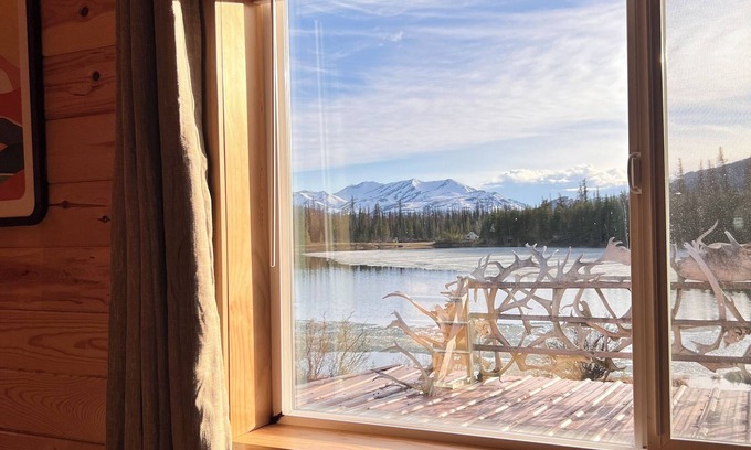 Denali Cabina | Escape to our Cozy Rustic Log Cabin with Lake View