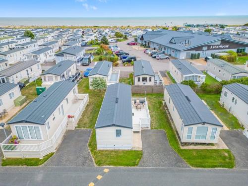 Pevensey Chalet De Esquí | Escape to Paradise at Pevensey Bay Holiday Park 13 Woodland Walk
