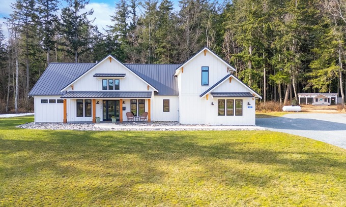 Anacortes Casa | Escape to Paradise on beautiful Guemes Island.
