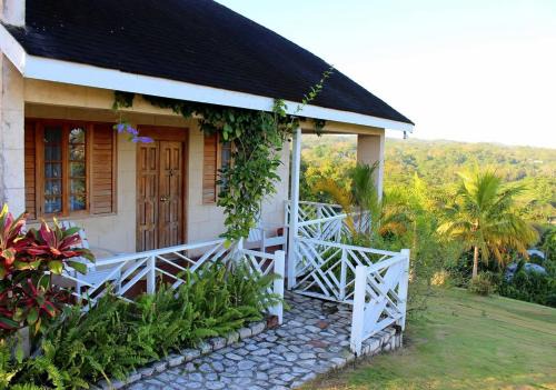 Negril Villa | Escape to ParakeetHill B&B