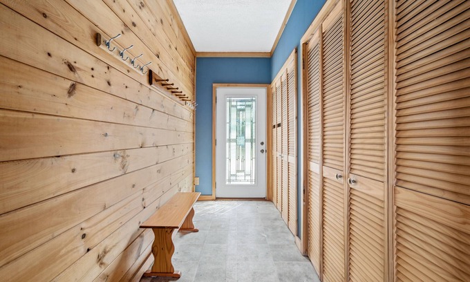 Caroga Lake Casa | Escape to Pine Lake Nugget: Your Perfect Adirondack Retreat!