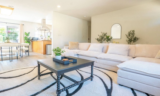 University City Casa | Escape to San Diego
