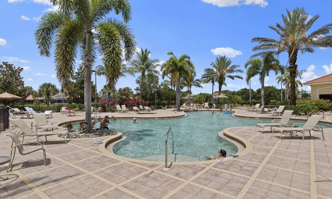 Estero Casa | ESCAPE TO SUNNY FLORIDA!!!