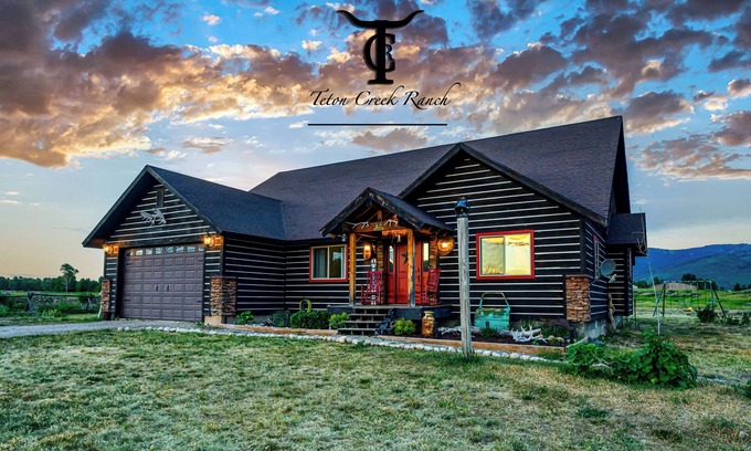 Driggs Otro | Escape to Teton Creek Ranch, your western adventure starts here!