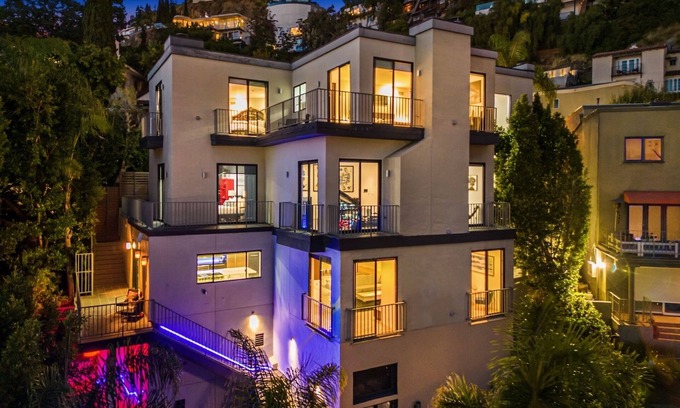 Hollywood Hills West Villa | "Escape to the Hollywood Hills: Luxurious Retreat with Stunning Panoramic Views"