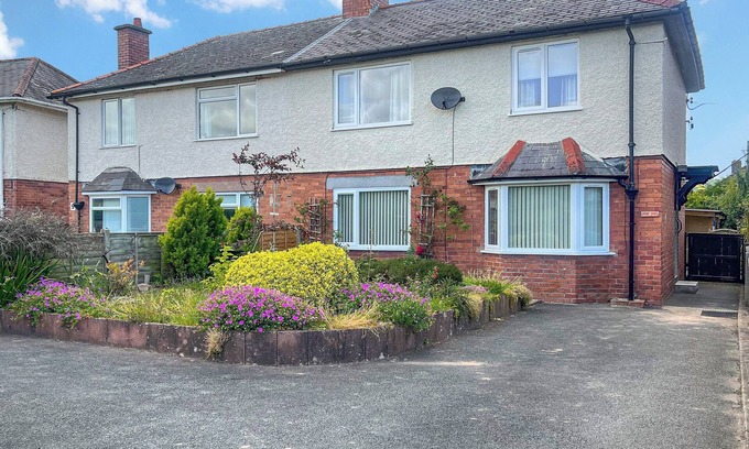 Hay on Wye Cabaña | Escape to this three-bedroom holiday home set in Hay-on-Wye.