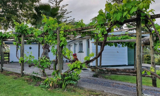 Titoki Cabaña | Escape to Titoki, Northland Countryside – A Charming Farm Stay Awaits!