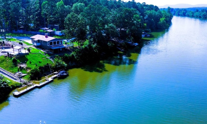 Cave Spring Casa | Peaceful 2B/2B NW GA Waterfront Getaway w/fishing, boating +watersports-Sleeps 7