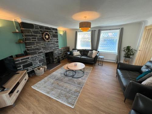 Llanrhystud Casa | Escapism Wales Garthowen