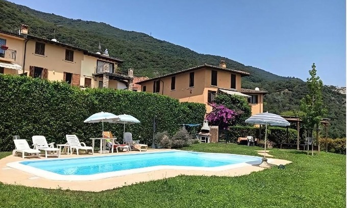 Villanuova sul Clisi Apartamento | Esclusiva Vista Lago con Piscina e Parcheggio -Salò-