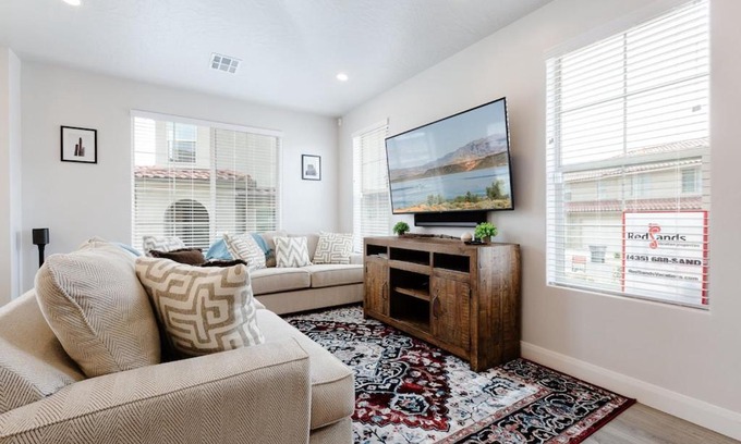 Washington Casa | Escondido 1126 sleeps 13 guests 3 bedrooms Xbox one