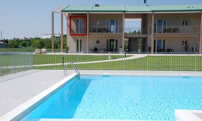 Desenzano del Garda Apartamento | APARTAMENTO ESMERA CON PISCINA DOS DORMITORIOS DOS BAÑOS
