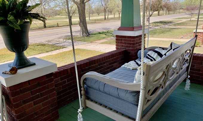 Wichita Casa | Esmeralda on the Green, golf course views from darling porch with daybed swing!