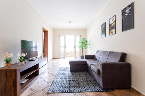 Regiao Urbana Homogenea X Apartamento | Espaçoso com 2 Quartos, bem tranquilo c/varanda!