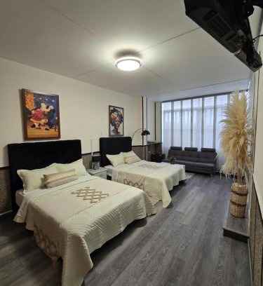 Barrios Unidos Casa | ESPACIOSA y MODERNA SUITE