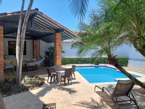 Quebrada Guadalejo Casa | Espectacular Casa en Cauca viejo con piscina, jacuzzi y turco